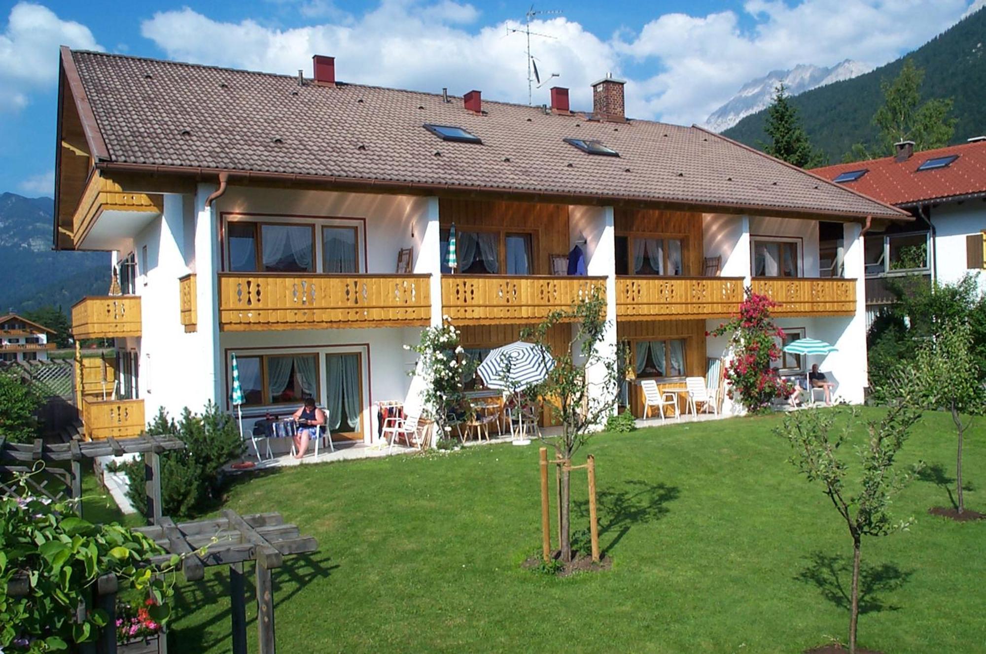 Ferienapartmenthaus Hubertushof Mittenwald Dış mekan fotoğraf